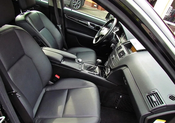 Mercedes-Benz Klasa C cena 26900 przebieg: 241000, rok produkcji 2010 z Rogoźno małe 277
